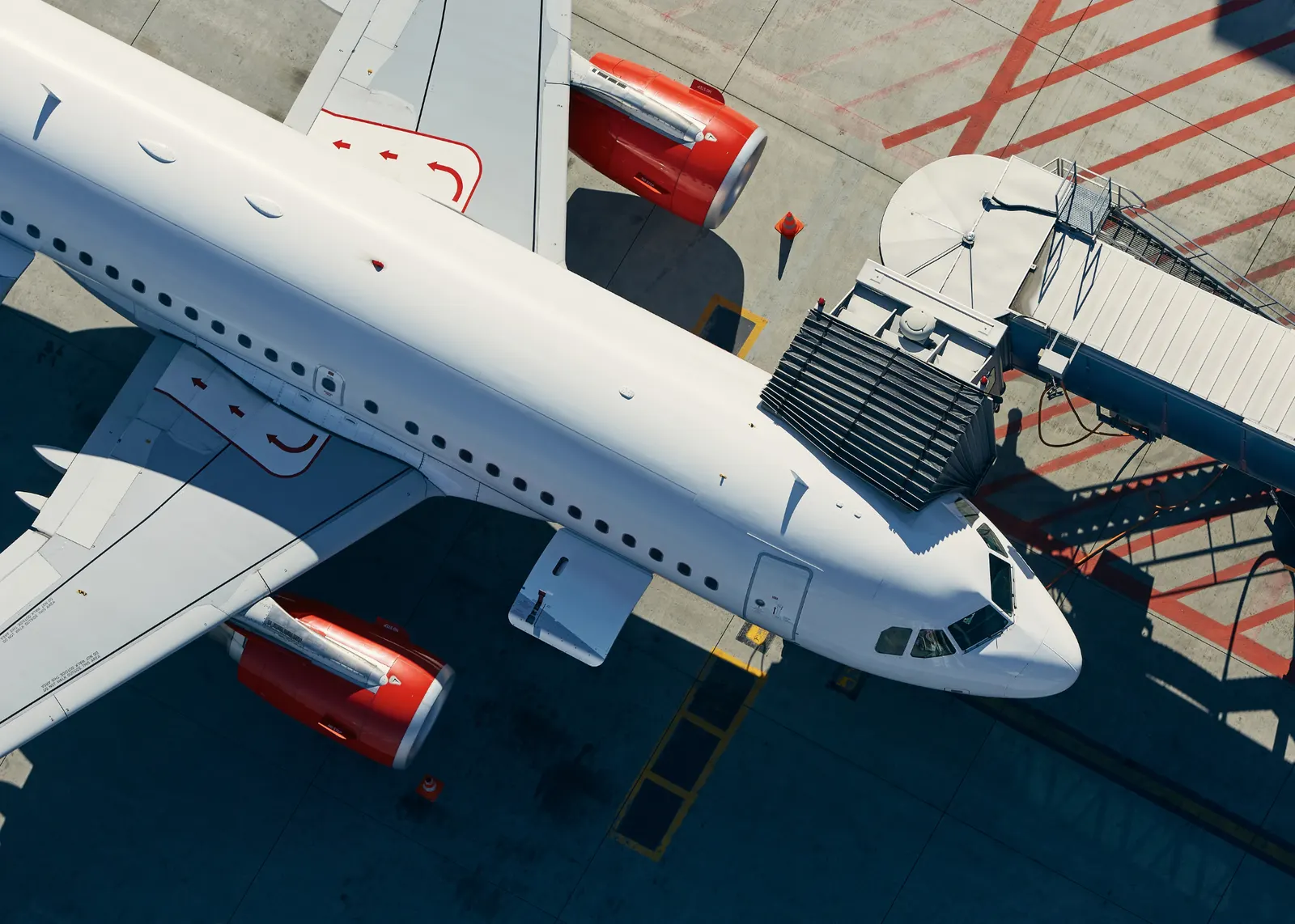 Airlines and routes serving Tunisia